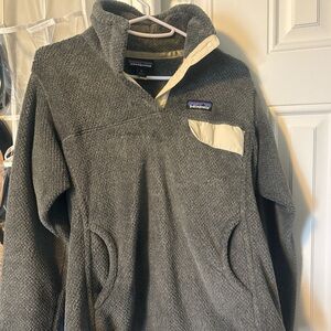 Patagonia Gray and Cream Fleece Jacket